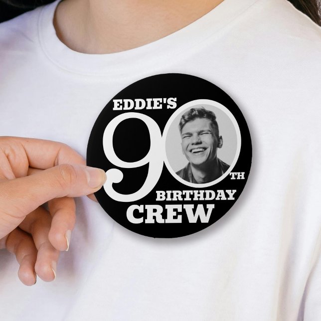 90. Geburtstag Crew benutzerdefiniertes Foto und N Button (Von Creator hochgeladen)