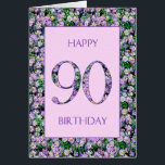90. Geburtstag Lila Daisies<br><div class="desc">90. Geburtstagskarte für eine Dame,  die Blume mag. Eine elegante Geburtstagskarte mit einem Hintergrund von lila Tageszeitungen. Das ist die perfekte Karte für ein Mädchen,  das alles Liebe Blumen oder lila!</div>