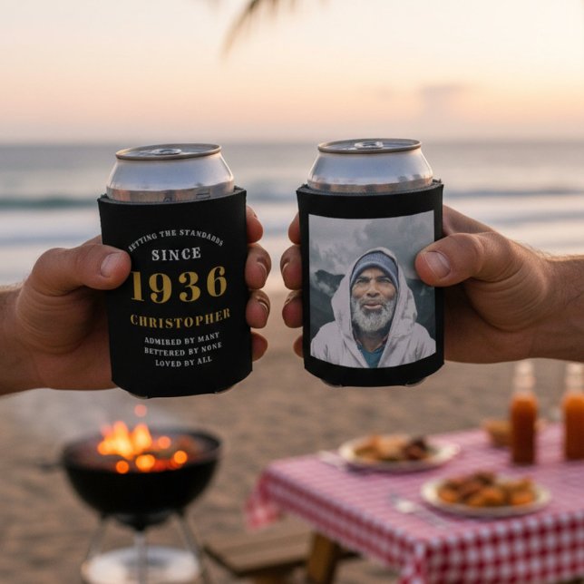90. Geburtstag Schwarzes Gold mit Foto Dosenkühler (1936 can coolers with beach background)
