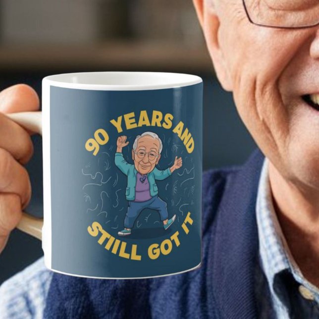 90 Jahre und immer noch got Kaffeetasse (Von Creator hochgeladen)