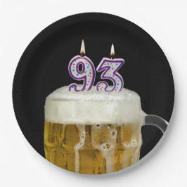 93. Geburtstagsbier auf schwarzer Papierplatte Pappteller