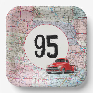 95. Geburtstag Red Retro Truck auf Roadmap Pappteller