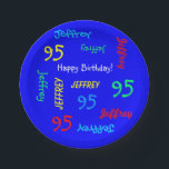95. Geburtstagsparty, Wiederholung von Namen, Roya Pappteller<br><div class="desc">Was für ein wunderschöner, personalisierter Papierteller für eine 95. Geburtstagsfeier oder jede andere Gelegenheit. Name und Alter wiederholen sich in verschiedenen Schriftart und Primärfarben auf einem hellblauen Hintergrund. Einfach zu personalisieren - einfach den NAME, das Alter und die OCCASION an einem Ort verändern. Unterstützt Namen bis zu 9 Zeichen. Eine...</div>