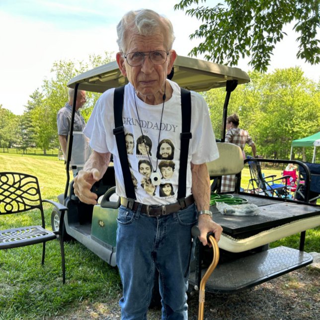 9 Foto Grandaddy oder Oma Geschenk Personalisiert T-Shirt (Von Creator hochgeladen)