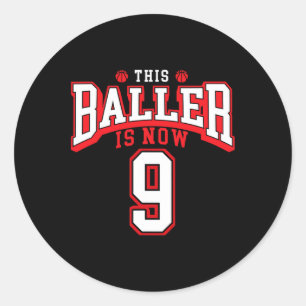 9. Geburtstag Basketball mehr als 9 Jahre alter Ta Runder Aufkleber