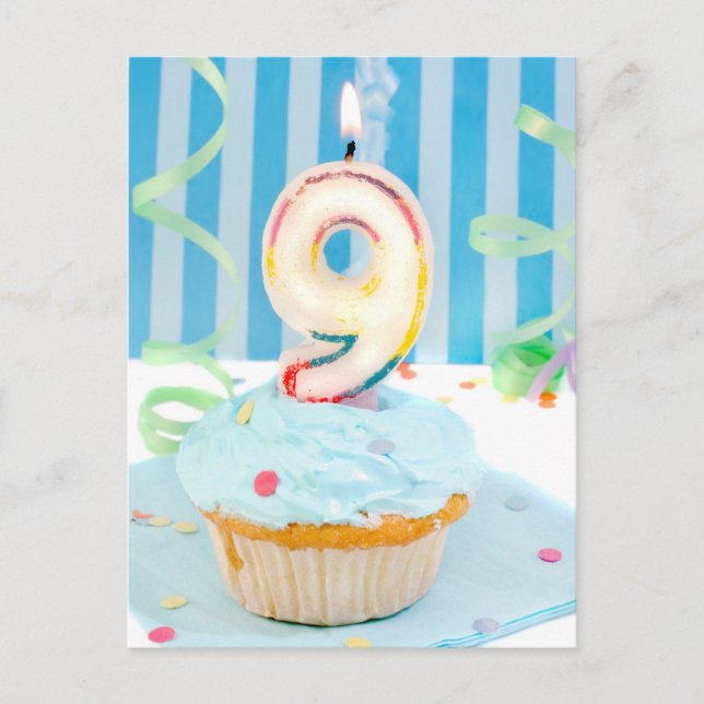 9. Geburtstagskerzen auf mattiertem Kuchen im Blau Postkarte (Vorderseite)