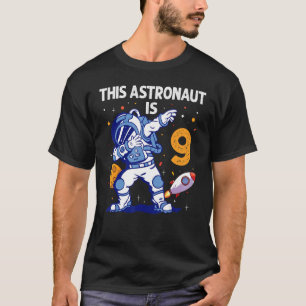 9-jähriger Astronautenraumplanet 9. Geburtstagskin T-Shirt
