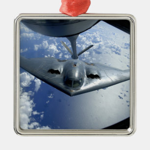 A B-2 Spirit bewegt sich zum Betanken in Position Ornament Aus Metall