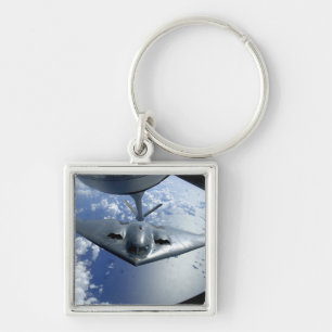 A B-2 Spirit bewegt sich zum Betanken in Position Schlüsselanhänger