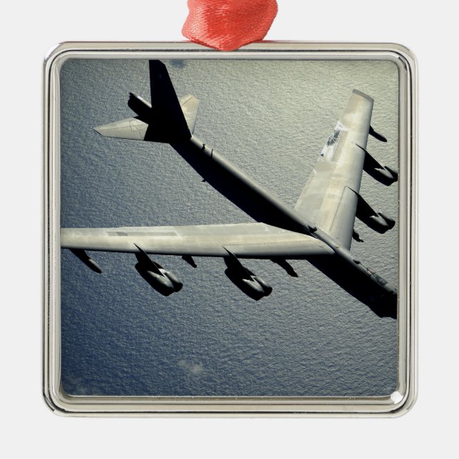 A B-52 Stratofestung im Flug Silbernes Ornament (Vorne)