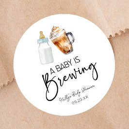 A Baby Is Brewing Bottle Coffee Glass Baby Shower Runder Aufkleber