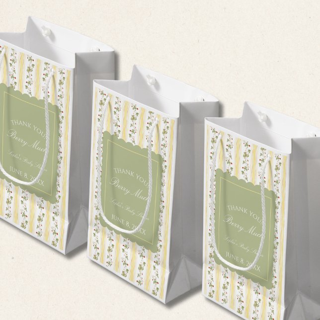 A berry sweet baby is on the way  kleine geschenktüte (Von Creator hochgeladen)