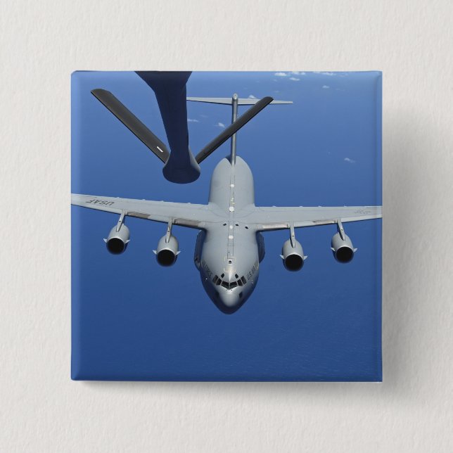 A C-17 Globemaster III nähert sich dem Boom Button (Vorderseite)