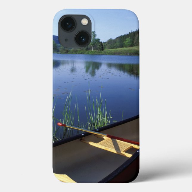 A canoe on the shore of Little Long Pond Case-Mate iPhone Hülle (Rückseite)