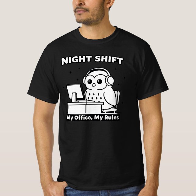 A cute owl, Night Shift, suitable for working T-Shirt (Vorderseite)