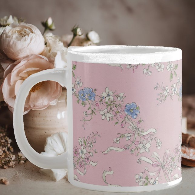 a delicate bouquet of wildflowers on a pink backgr Jumbo-Tasse (Von Creator hochgeladen)