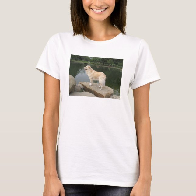 A Dog At A Pond T-Shirt (Vorderseite)