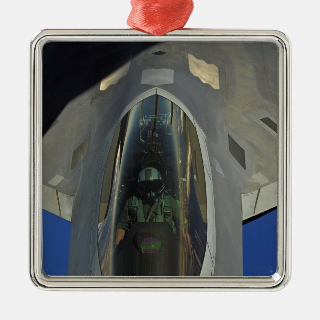 A F-22 Raptor erhält Treibstoff von einem KC-135 Silbernes Ornament (Vorne)