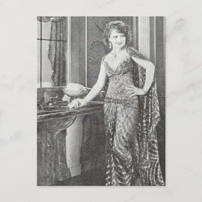 A Gorgeous Woman in 1930 Black and White Postcard Postkarte (Vorderseite)