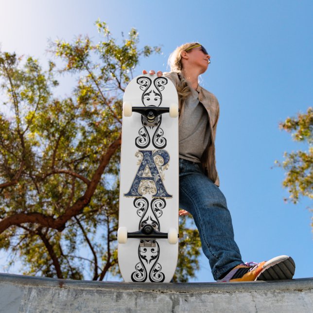 A..Initialen Skateboard (Außenbereich 1)