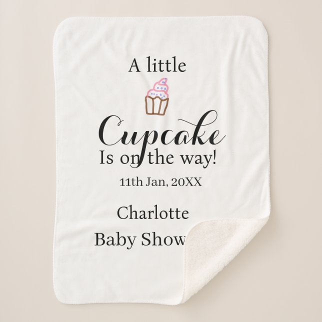 A little cupcake is on its way baby shower name da sherpadecke (Vorderseite)