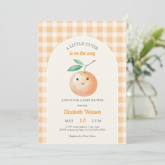 A Little Cutie Orange Gingham Citrus Baby Shower Einladung (Stehend Vorderseite)
