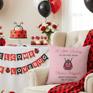 A Little Love Bug Is On The Way Ladybug Kissen