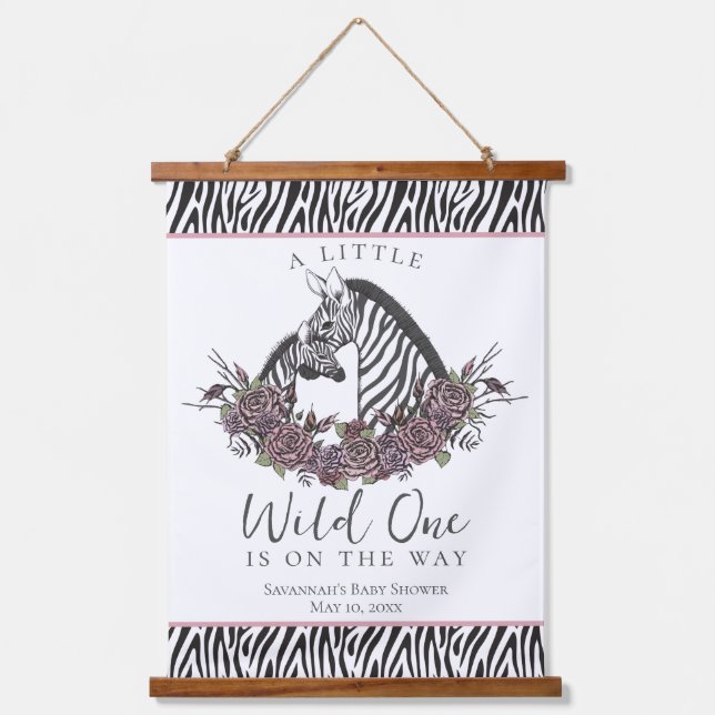 A Little Wild One Baby Zebra Print Wandteppich Mit Holzrahmen (Vorderseite)