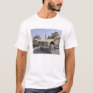 A M-ATV Mine Resistant Ambusgeschütztes Fahrzeug 2 T-Shirt