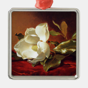 A Magnolia on Red Velvet, Ornament Aus Metall