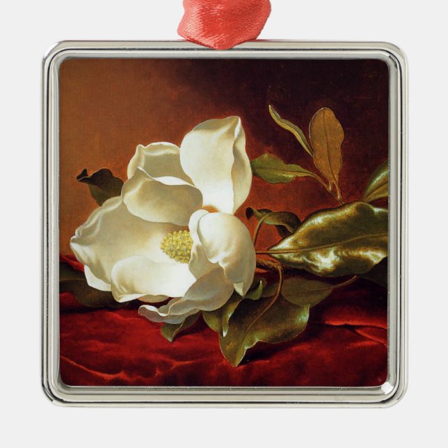 A Magnolia on Red Velvet, Ornament Aus Metall (Vorne)