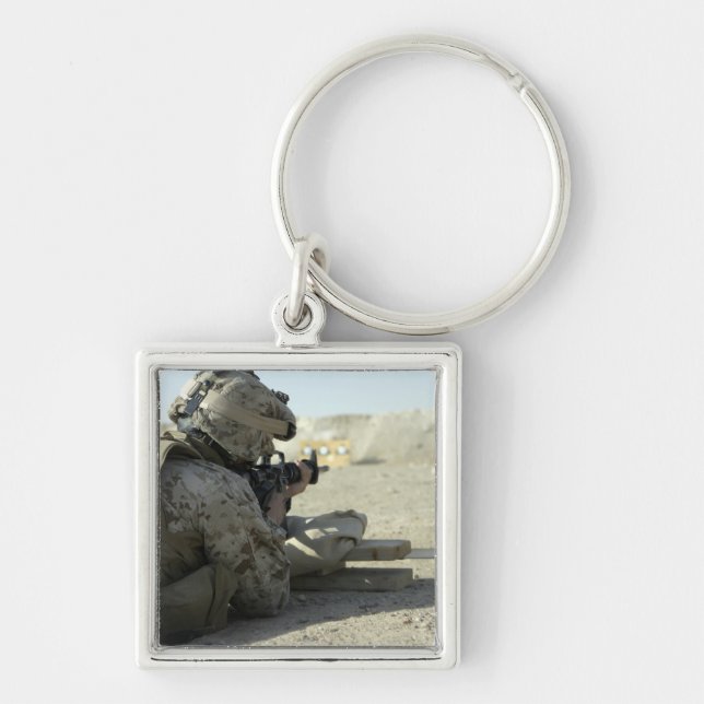 A Marine feuert ein Dienstgewehr M16A2 Schlüsselanhänger (Vorne)