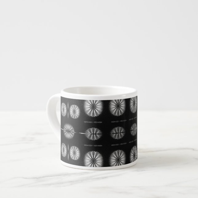 A Pour la Plenty - B&W Demitasse Espressotasse (Vorderseite Links)