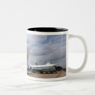 A RC-135V/W Rivet Joint Aviation Zweifarbige Tasse