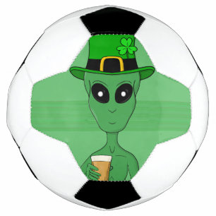 A St. Patrick's Alien Fußball