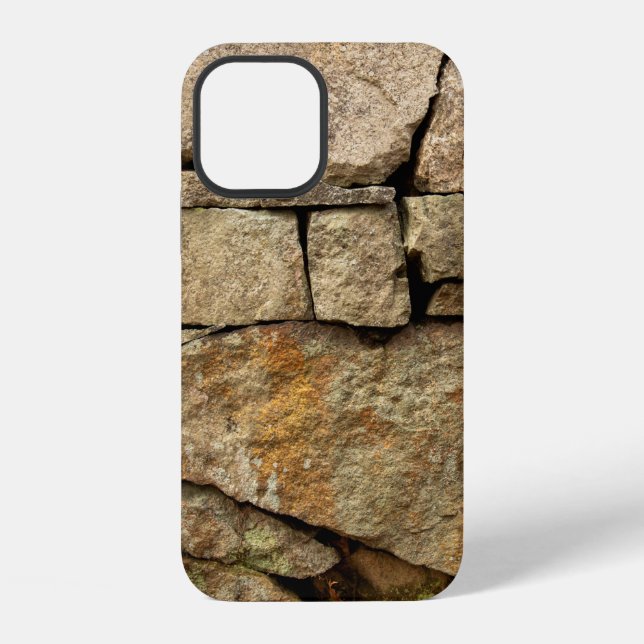 A stone wall made of cobblestones background textu iPhone hülle (Rückseite)