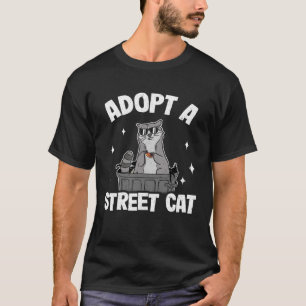 A Street Cat Raccoon 1 adoptiert T-Shirt