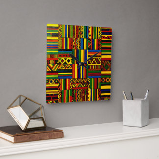 A stylized interpretation of "Kente" print Quadratische Wanduhr