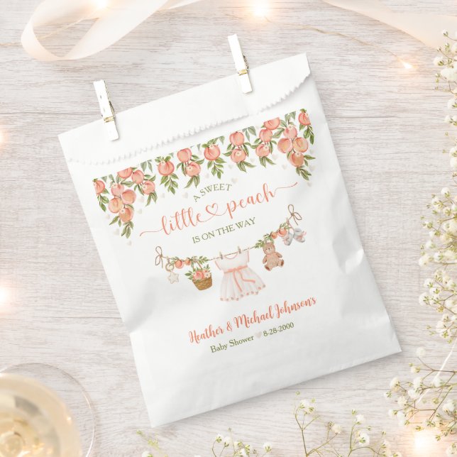 A Sweet Little Peach Clothesline Girl Baby Shower Geschenktütchen (Ausgeschnitten)