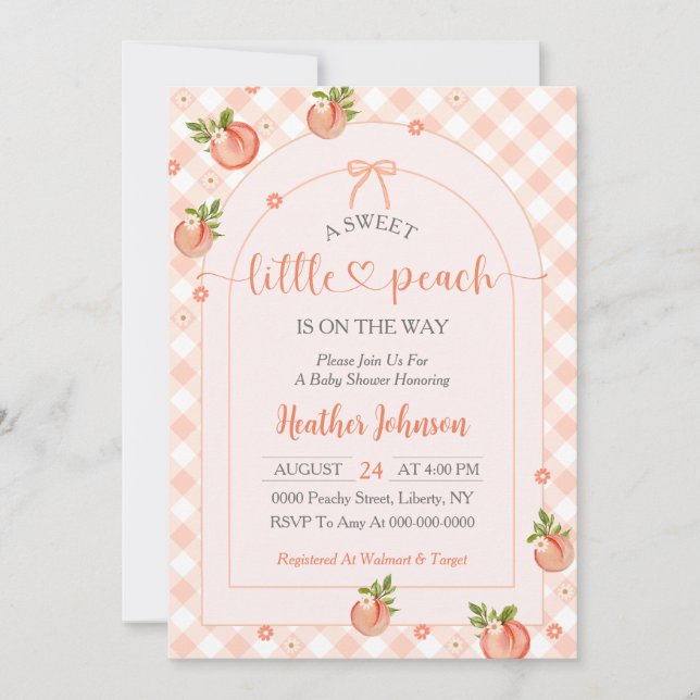 A Sweet Little Peach Gingham Baby Shower Einladung (Vorderseite)