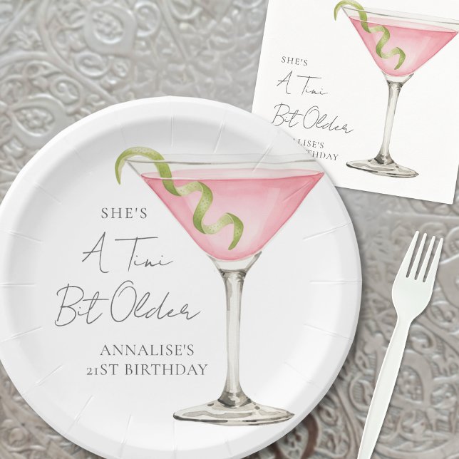 A Tini Bit Older Martini Birthday Pappteller (A Tini Bit Older Martini Birthday Paper Plates)