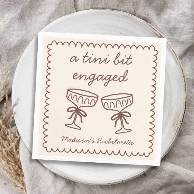 A Tini Bit Verlobt Espresso Martini Bachelorette Serviette (A Tini Bit Engaged Espresso Martini Bachelorette Napkins)