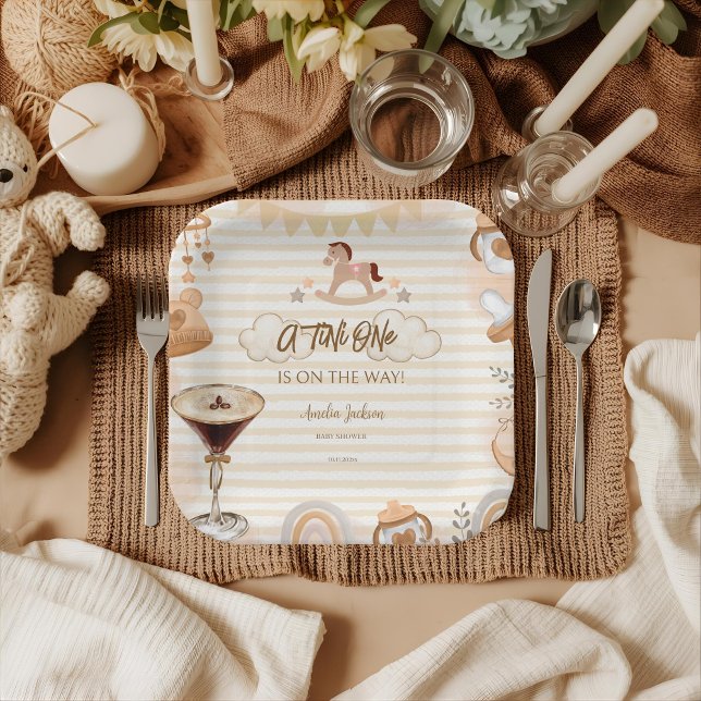 A Tini One On The Way Espresso Martini Baby Shower Pappteller (Von Creator hochgeladen)