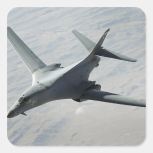 A US Air Force B-1B Lancer auf einer Kampfpatrouil Quadratischer Aufkleber