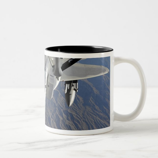 A US Air Force F-15 Eagle Zweifarbige Tasse (Rechts)