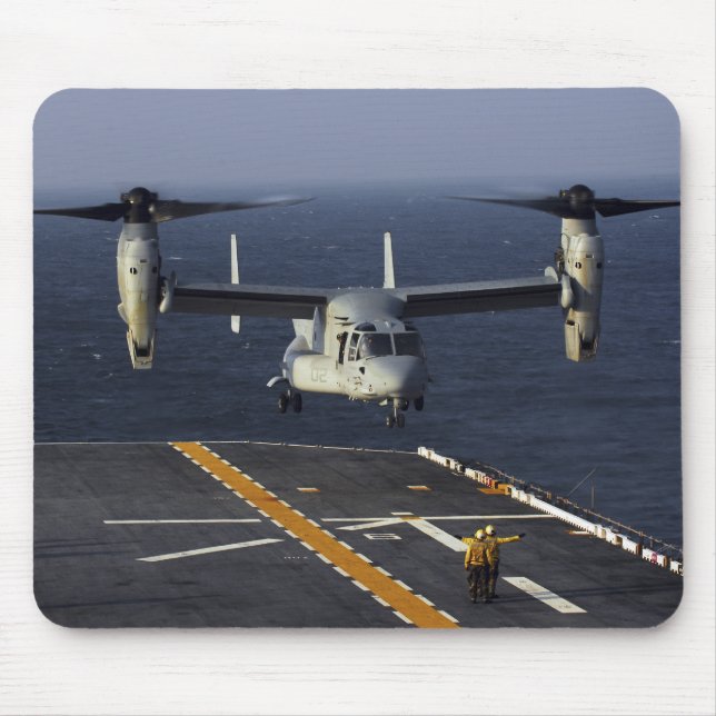 A V-22 Osprey bereitet sich auf Landung vor Mousepad (Vorne)