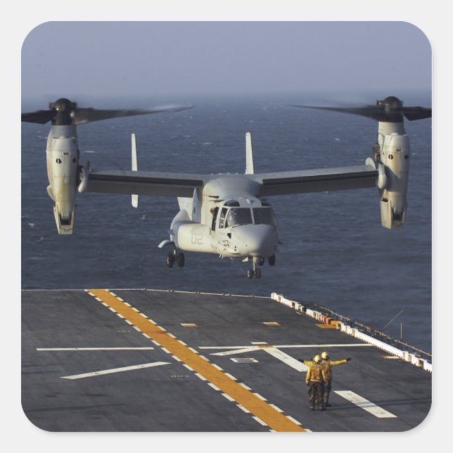 A V-22 Osprey bereitet sich auf Landung vor Quadratischer Aufkleber (Vorderseite)