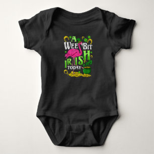 A Wee Bit Irish Heute St Patricks Day Flamingo Baby Strampler