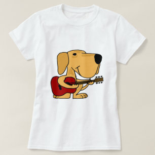 AA, niedlicher gelber Labrador-Retriever, der T-Shirt