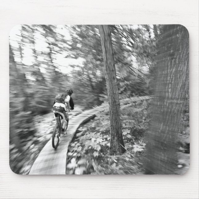 Aaron Rodgers Mountainbiken auf der Treppe zum Mousepad (Vorne)